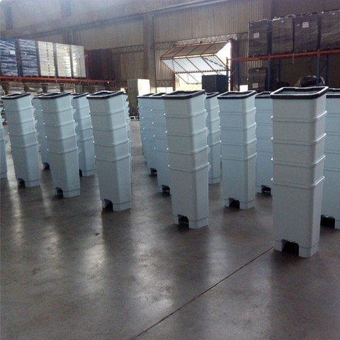 Lixeira Com Pedal E Rodas 100L - Imagem 4